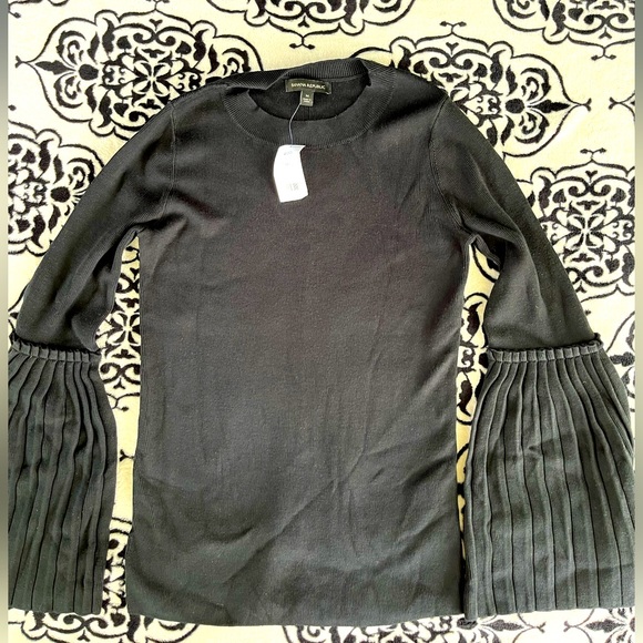 Banana Republic sweater - Picture 1 of 3